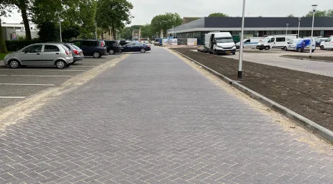 Header project betonstraatstenen Lidl Waalwijk Martens beton